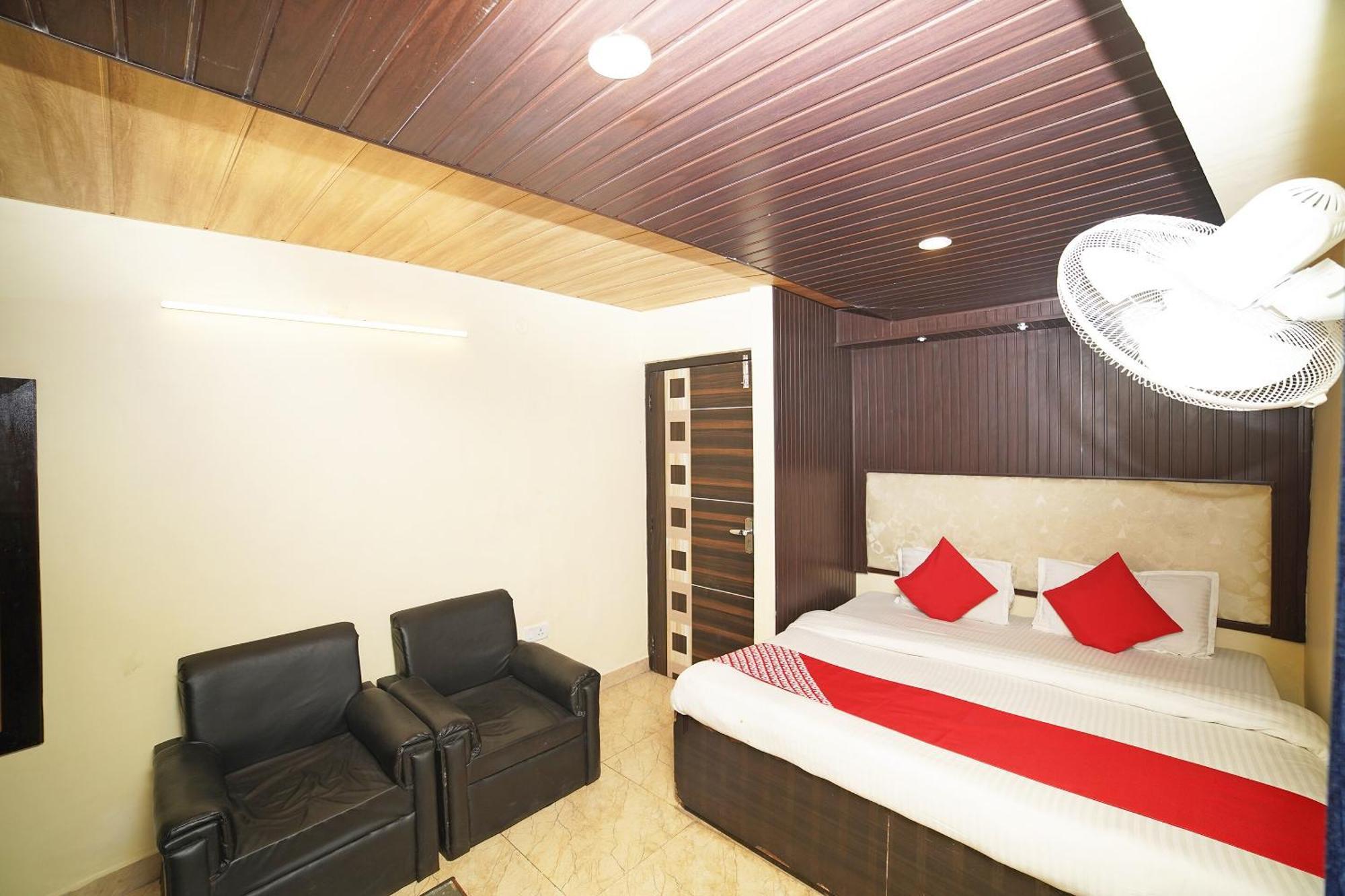 Hotel Oyo Flagship 8594 Golden Nest Nainital Exterior foto