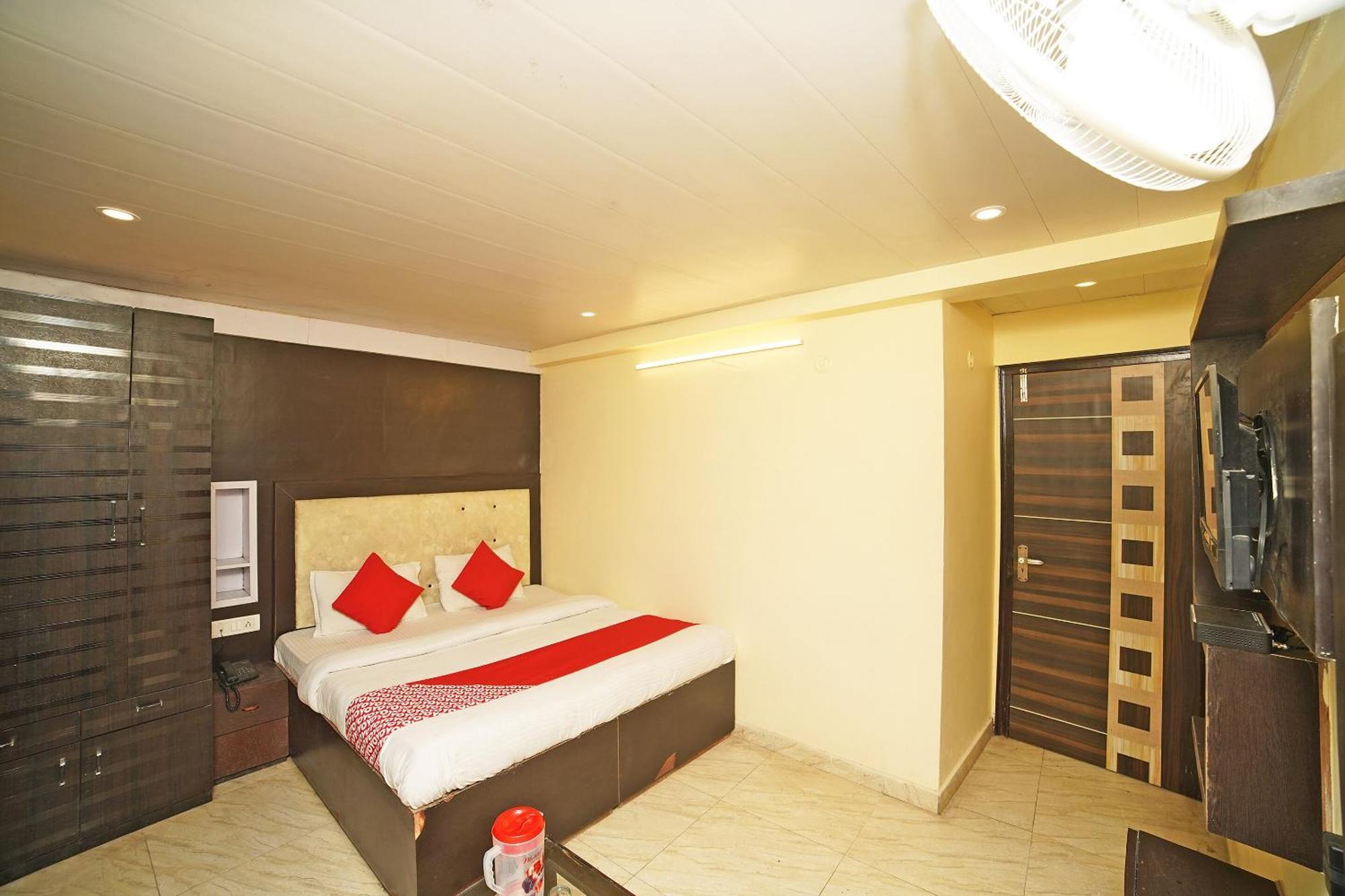 Hotel Oyo Flagship 8594 Golden Nest Nainital Exterior foto